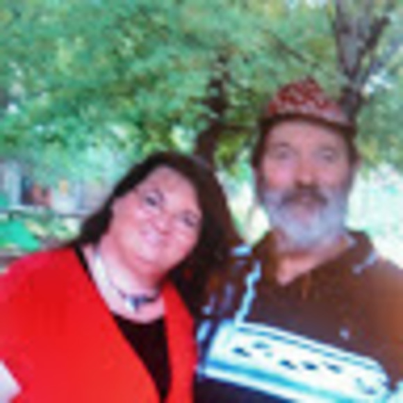 Meet your Posher, Tara - Picture 2 of 2